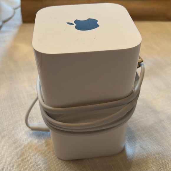 Apple AirPort Extreme Base Station - Picture 4 of 7